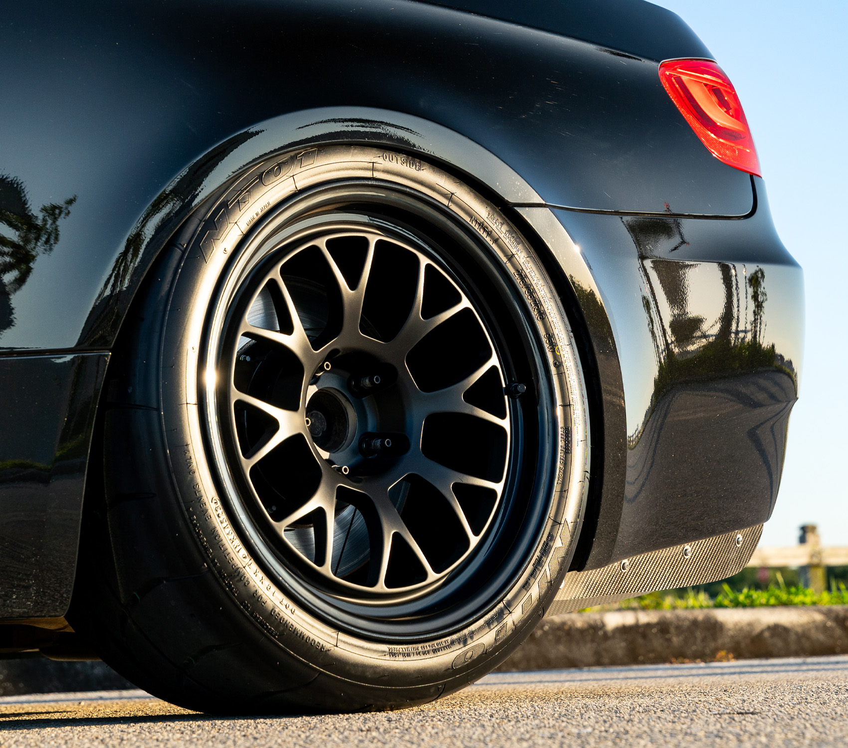 E92 M3 A08R wheels in Satin Black with Gloss Black Lips