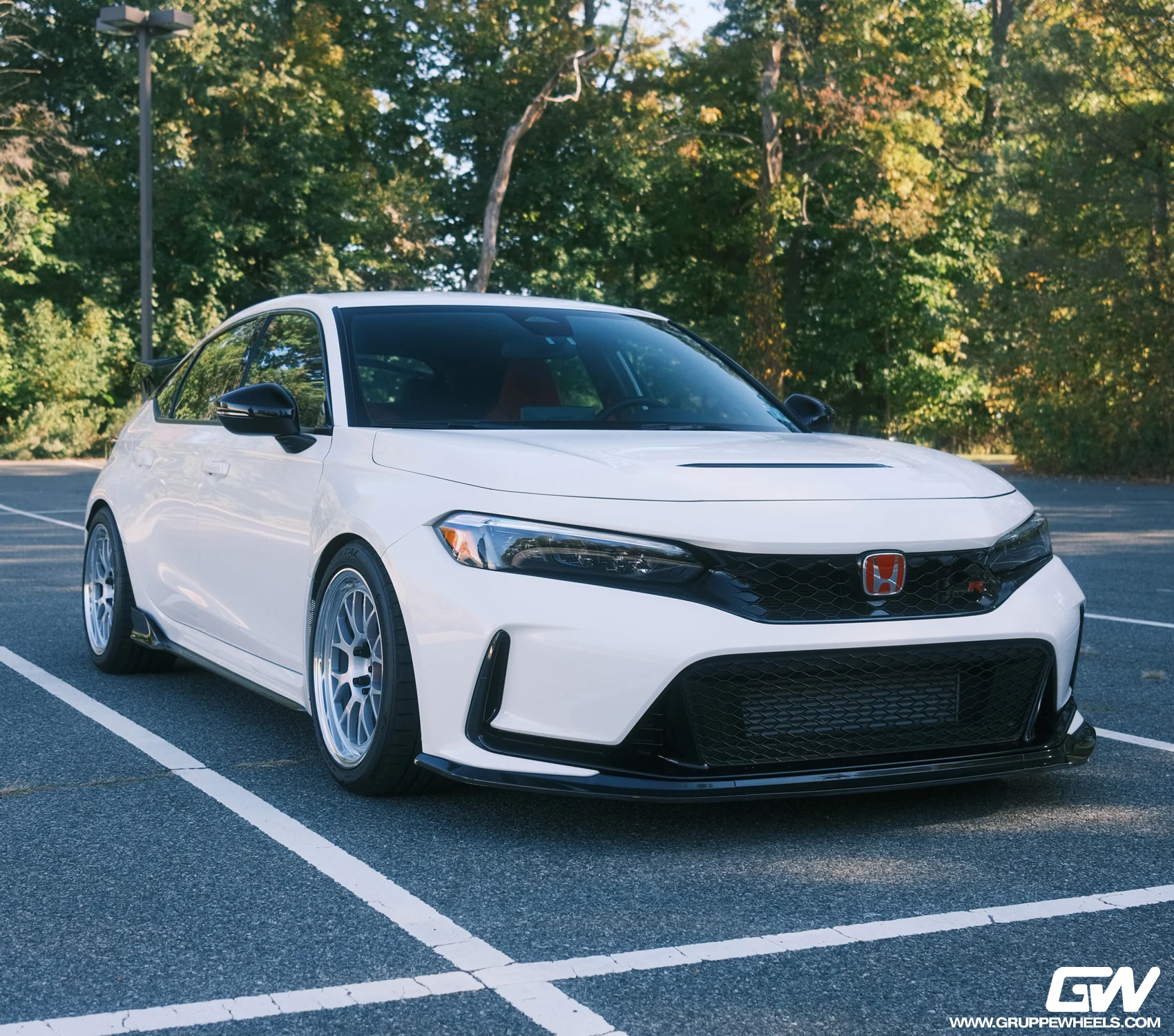 Honda Civic Type R FL with Gruppe Wheels A08R in Diamond Silver